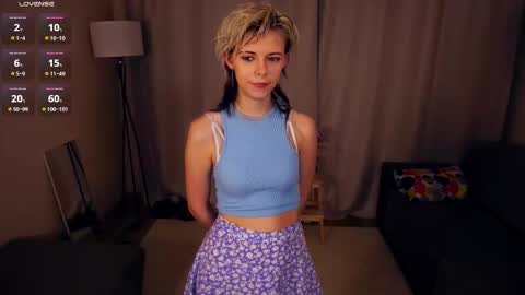 Lilian online show from 09/23/25, 08:50