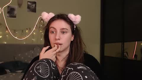 Lilu online show from 10/14/25, 07:25