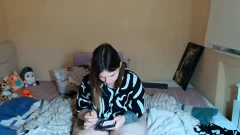 liliawoolf online show from 10/10/25, 05:01