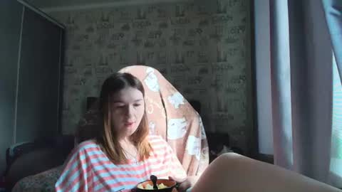 Snapshot of liliawoolf chatting on 06/18/26, 05:51 liliawoolf online show from 06/18/26, 05:51