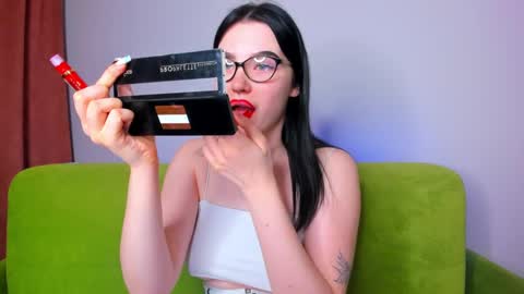 Snapshot of lilibethxx chatting on 12/11/24, 01:47 lilibethxx online show from 12/11/24, 01:47