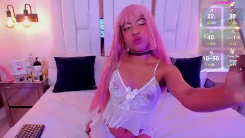 Snapshot of lilieth_white chatting on 06/20/26, 12:41 Lilieth online show from 06/20/26, 12:41