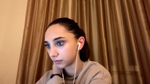 Snapshot of lilihalvorsen chatting on 09/26/25, 11:20 Lina online show from 09/26/25, 11:20