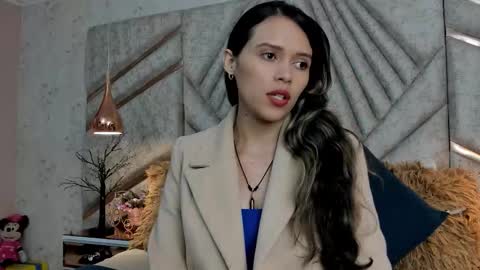 LilyJensen online show from 11/16/25, 07:52