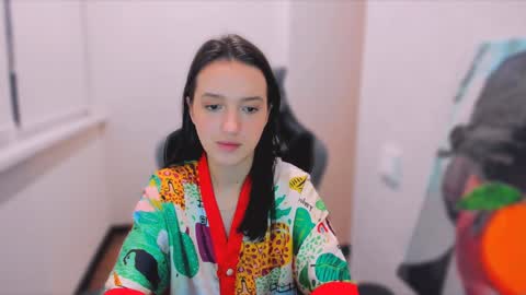 Snapshot of lililaluna chatting on 01/13/25, 08:26             ...  online show from 01/13/25, 08:26