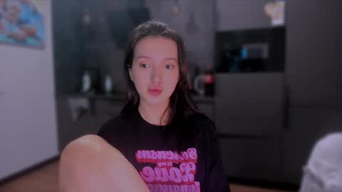 Snapshot of lililaluna chatting on 01/30/25, 06:10             ...  online show from 01/30/25, 06:10