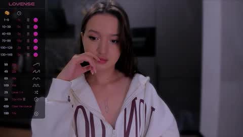 Snapshot of lililaluna chatting on 09/14/25, 07:46             ...  online show from 09/14/25, 07:46