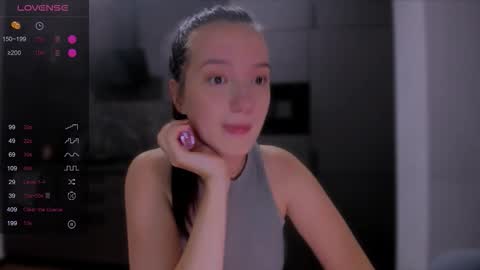 Snapshot of lililaluna chatting on 10/04/25, 06:06             ...  online show from 10/04/25, 06:06