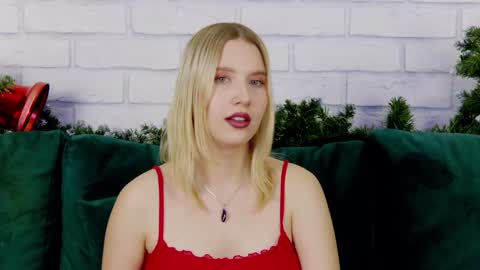 Snapshot of lililinn chatting on 01/13/25, 10:25 LiliLinn online show from 01/13/25, 10:25