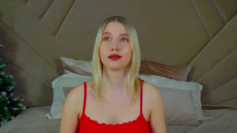 Snapshot of lililinn chatting on 01/17/25, 11:49 LiliLinn online show from 01/17/25, 11:49