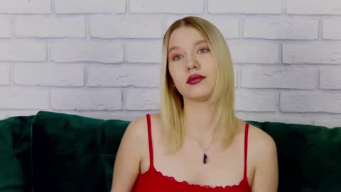 Snapshot of lililinn chatting on 01/20/25, 04:21 LiliLinn online show from 01/20/25, 04:21