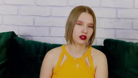 Snapshot of lililinn chatting on 02/03/25, 08:13 LiliLinn online show from 02/03/25, 08:13