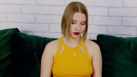 Snapshot of lililinn chatting on 02/03/25, 11:20 LiliLinn online show from 02/03/25, 11:20