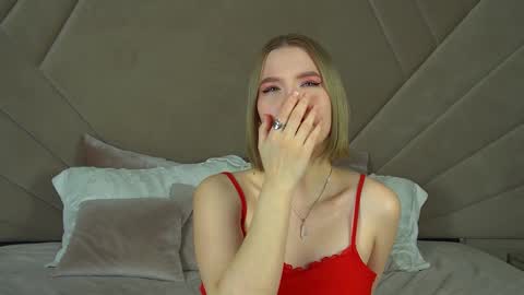 Snapshot of lililinn chatting on 02/05/25, 08:00 LiliLinn online show from 02/05/25, 08:00