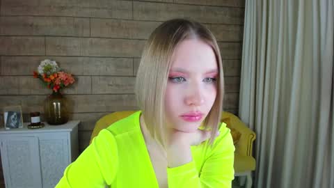 Snapshot of lililinn chatting on 02/12/25, 08:38 LiliLinn online show from 02/12/25, 08:38