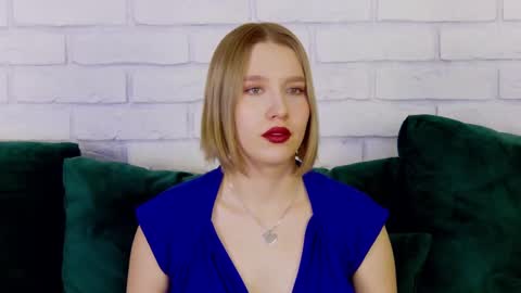 Snapshot of lililinn chatting on 02/15/25, 09:16 LiliLinn online show from 02/15/25, 09:16