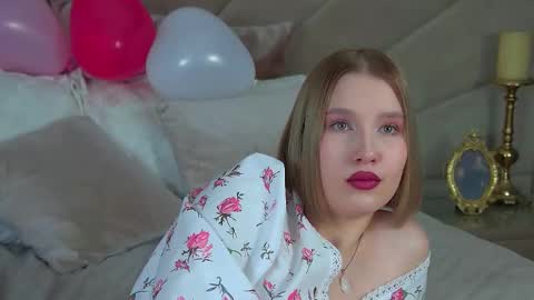 Snapshot of lililinn chatting on 02/17/25, 09:03 LiliLinn online show from 02/17/25, 09:03