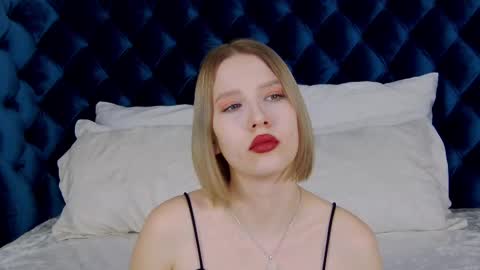 Snapshot of lililinn chatting on 02/22/25, 06:17 LiliLinn online show from 02/22/25, 06:17