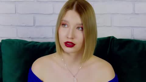 Snapshot of lililinn chatting on 02/24/25, 12:37 LiliLinn online show from 02/24/25, 12:37