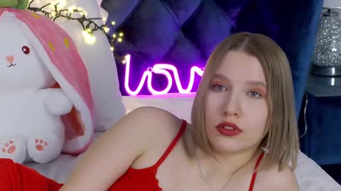 Snapshot of lililinn chatting on 03/03/25, 07:32 LiliLinn online show from 03/03/25, 07:32