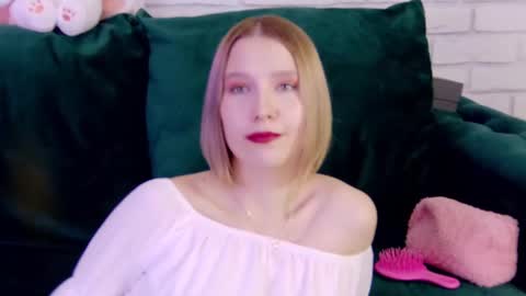 Snapshot of lililinn chatting on 03/05/25, 02:45 LiliLinn online show from 03/05/25, 02:45