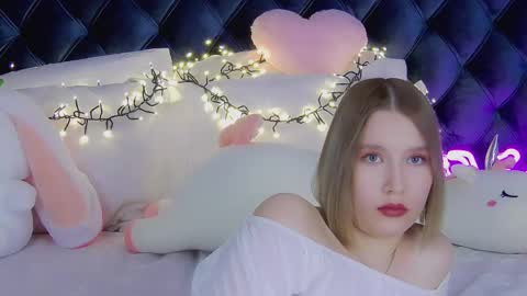 Snapshot of lililinn chatting on 03/08/25, 11:16 LiliLinn online show from 03/08/25, 11:16