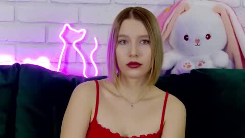 Snapshot of lililinn chatting on 03/10/25, 06:27 LiliLinn online show from 03/10/25, 06:27