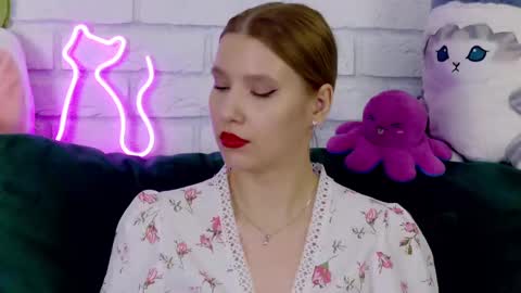 Snapshot of lililinn chatting on 03/12/25, 02:23 LiliLinn online show from 03/12/25, 02:23