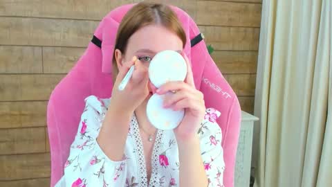 Snapshot of lililinn chatting on 09/09/25, 05:18 LiliLinn online show from 09/09/25, 05:18