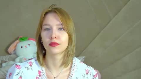 Snapshot of lililinn chatting on 09/17/25, 04:14 LiliLinn online show from 09/17/25, 04:14