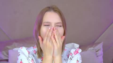 Snapshot of lililinn chatting on 09/26/25, 05:11 LiliLinn online show from 09/26/25, 05:11