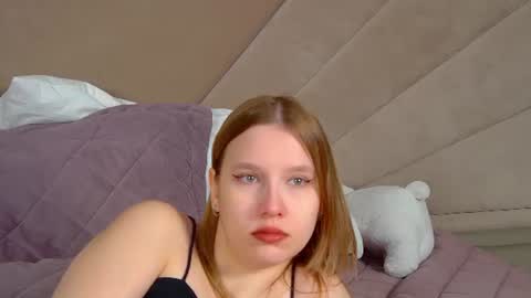 Snapshot of lililinn chatting on 06/13/26, 05:05 LiliLinn online show from 06/13/26, 05:05
