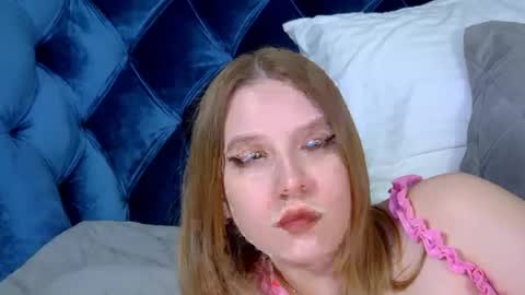 Snapshot of lililinn chatting on 07/10/26, 05:34 LiliLinn online show from 07/10/26, 05:34
