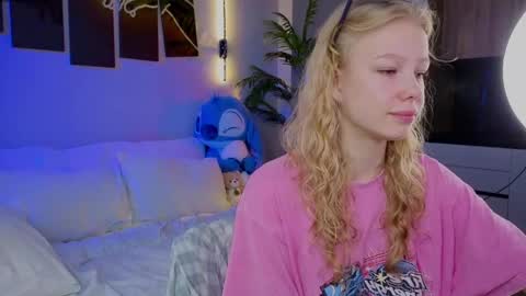 lililok101 online show from 04/24/26, 02:03