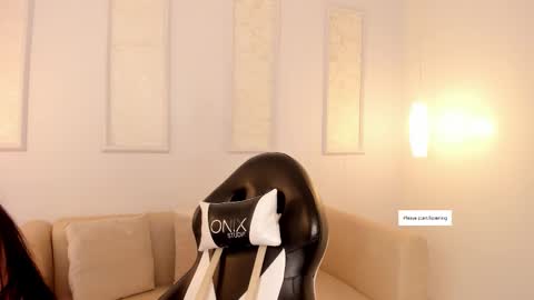 Snapshot of lilily_lv chatting on 09/10/25, 12:16 Lilly online show from 09/10/25, 12:16