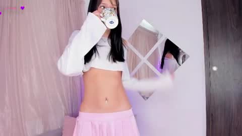 Snapshot of lilily_lv chatting on 06/18/26, 02:21 Lilly online show from 06/18/26, 02:21