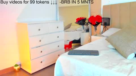 Snapshot of lilipinkette chatting on 02/15/25, 05:30 Lili online show from 02/15/25, 05:30