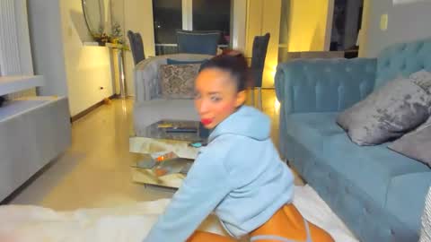 Lili  online show from 01/08/26, 04:04