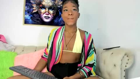 Snapshot of lilit2005_ chatting on 02/14/25, 08:59 lilit2005_ online show from 02/14/25, 08:59