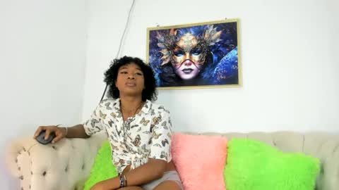 Snapshot of lilit2005_ chatting on 02/17/25, 06:37 lilit2005_ online show from 02/17/25, 06:37