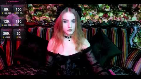 lilit_el_ online show from 11/03/25, 12:24