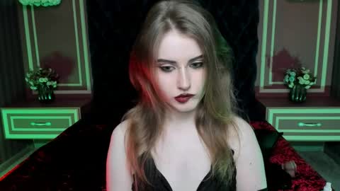 lilit_el_ online show from 04/18/26, 07:07