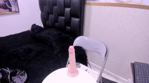 Snapshot of lilith_bdsm chatting on 02/18/25, 09:20 Lilith online show from 02/18/25, 09:20