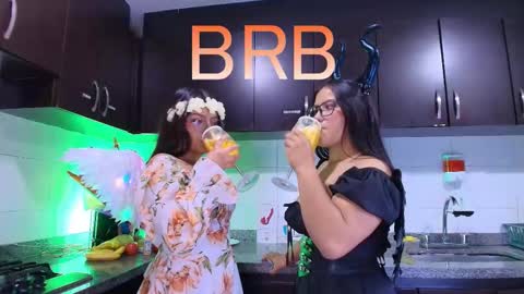 Lilith and Khloe  online show from 11/06/25, 11:22