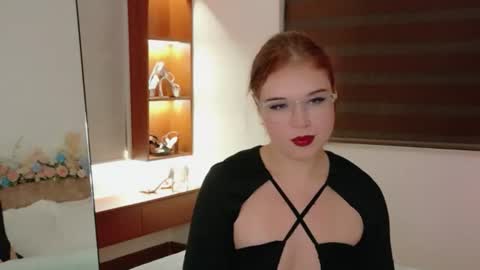 Snapshot of lilith_bonheur chatting on 07/21/26, 09:06 Lilith Bonheur online show from 07/21/26, 09:06