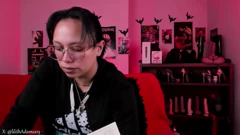 Snapshot of lilith_deveraux_ chatting on 01/06/26, 03:05 MISTRESS LILITH online show from 01/06/26, 03:05