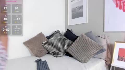 Snapshot of lilith_dh chatting on 12/01/25, 11:26 Lili online show from 12/01/25, 11:26