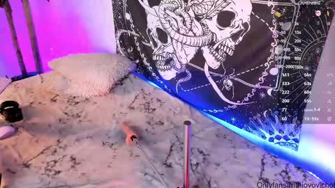              online show from 03/08/25, 06:21