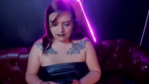 Snapshot of lilith_levonee_ chatting on 12/03/24, 02:58 Lilith online show from 12/03/24, 02:58