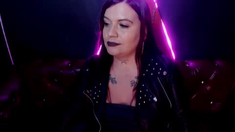 Snapshot of lilith_levonee_ chatting on 12/29/24, 12:23 Lilith online show from 12/29/24, 12:23